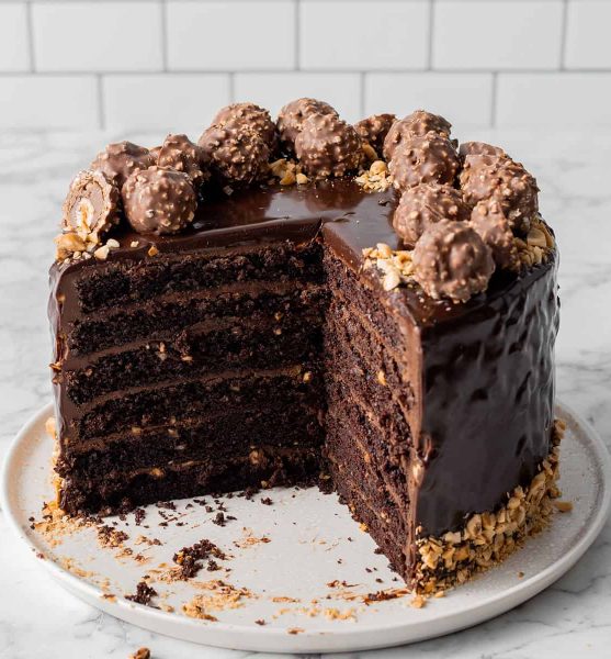 FERRERO-ROCHER-CAKE-S-01